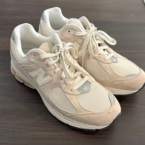 New Balance Mens size but unisex Cream Sneakers
